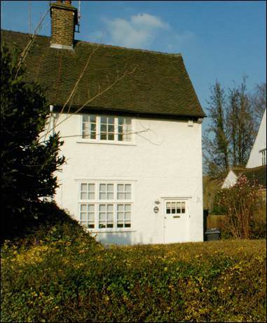 075 Oakwood Road